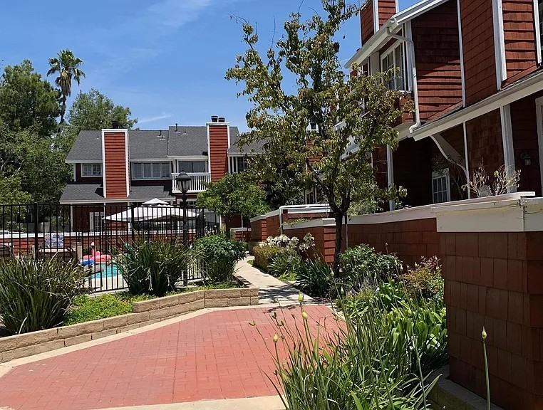 19431 Sherman Way #4 - Photo 7 of 12