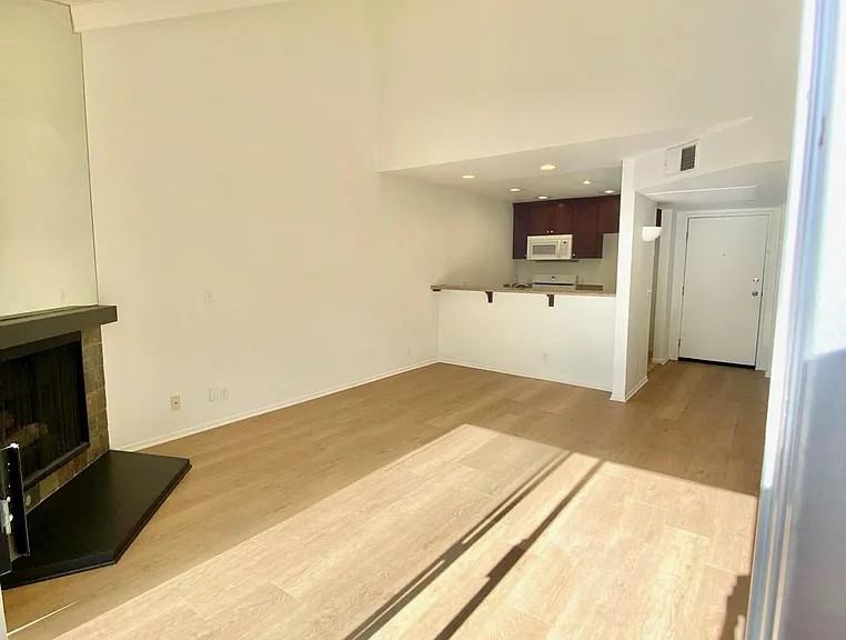 20253 Keswick St #327 - Photo 2 of 11