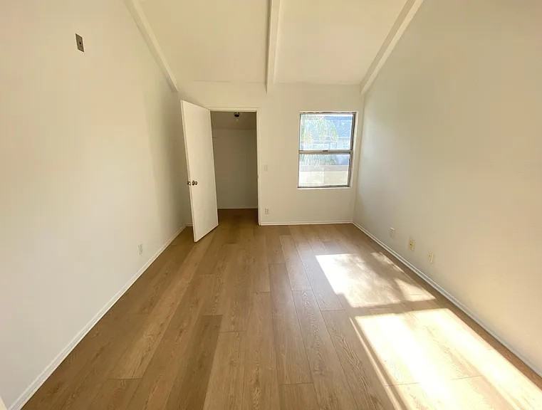 20253 Keswick St #327 - Photo 5 of 11