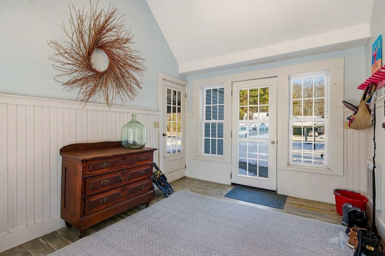 24 New Rd - Photo 3 of 43