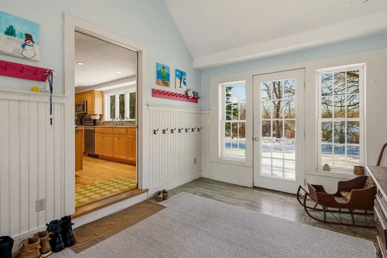 24 New Rd - Photo 4 of 43