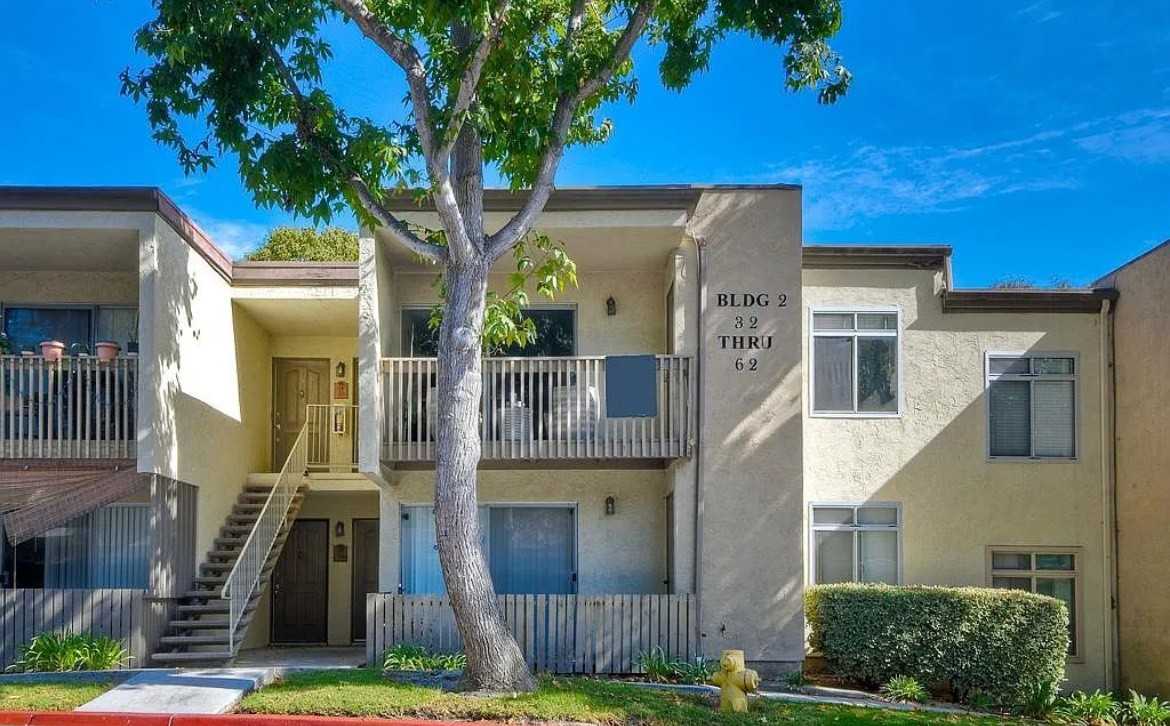 432 Edgehill Ln - Photo 2 of 23