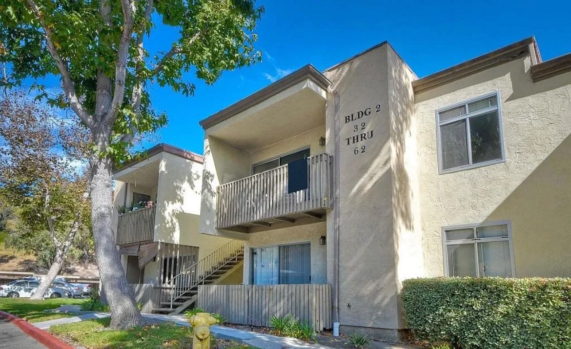 432 Edgehill Ln - Photo 3 of 23