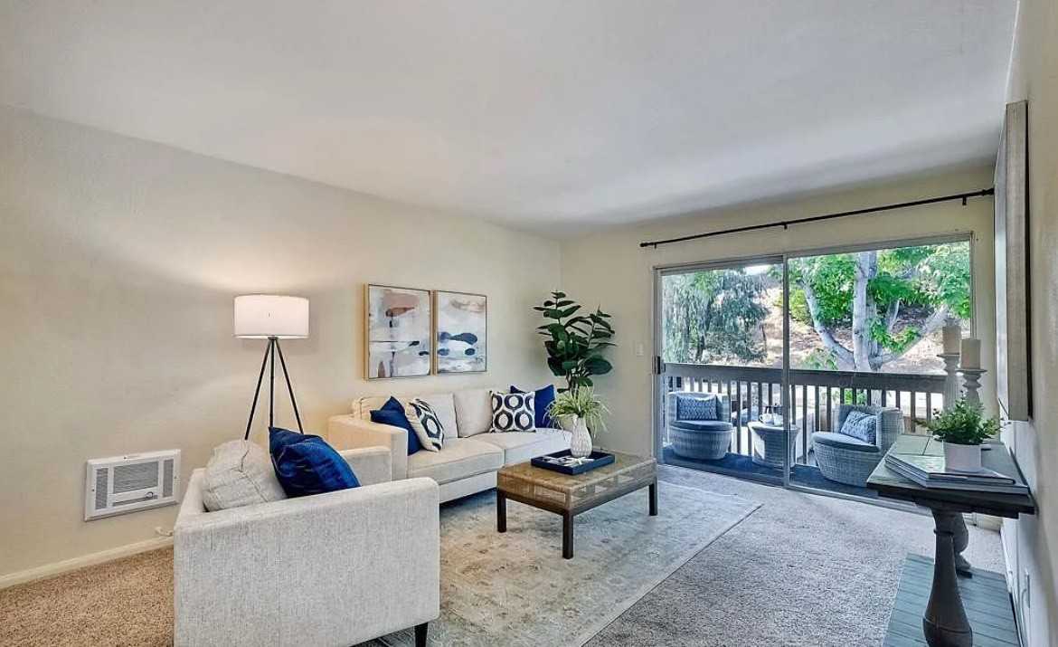 432 Edgehill Ln - Photo 4 of 23