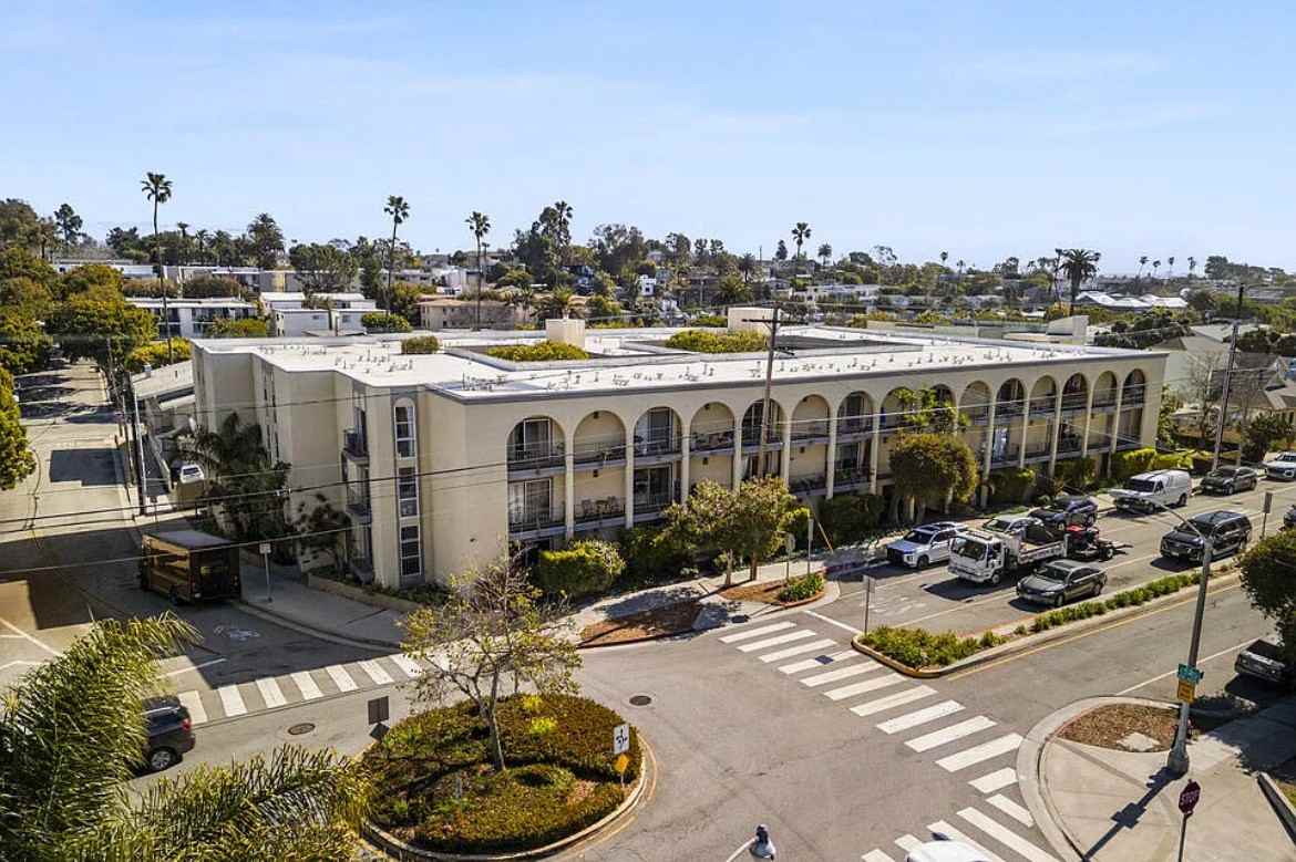 2311 4Th St - Photo 4 of 15