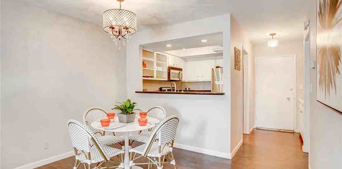 278 N Wilshire Ave - Photo 5 of 18