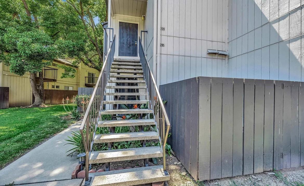 3591 Quail Lakes Dr - Photo 2 of 14