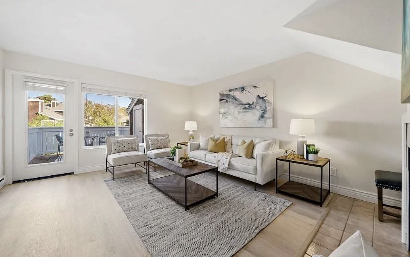 10 Bayside Ct - Photo 3 of 16