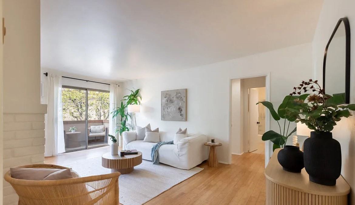 12030 Rochester Ave - Photo 3 of 26