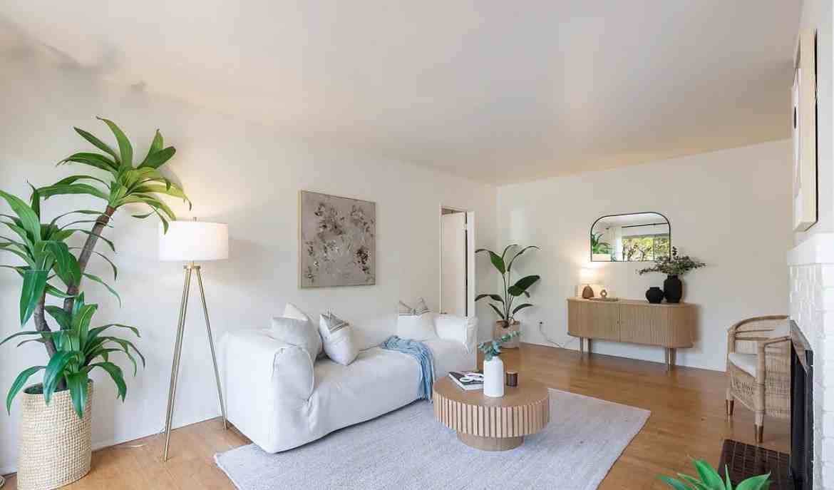 12030 Rochester Ave - Photo 4 of 26