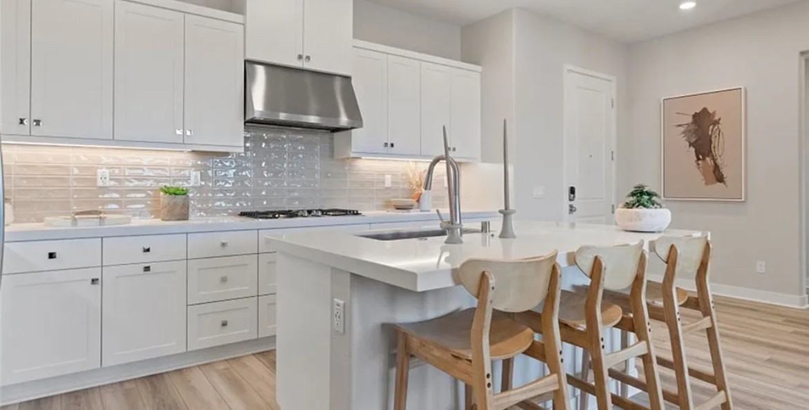 27211 Diamond Peak Ln - Photo 2 of 13