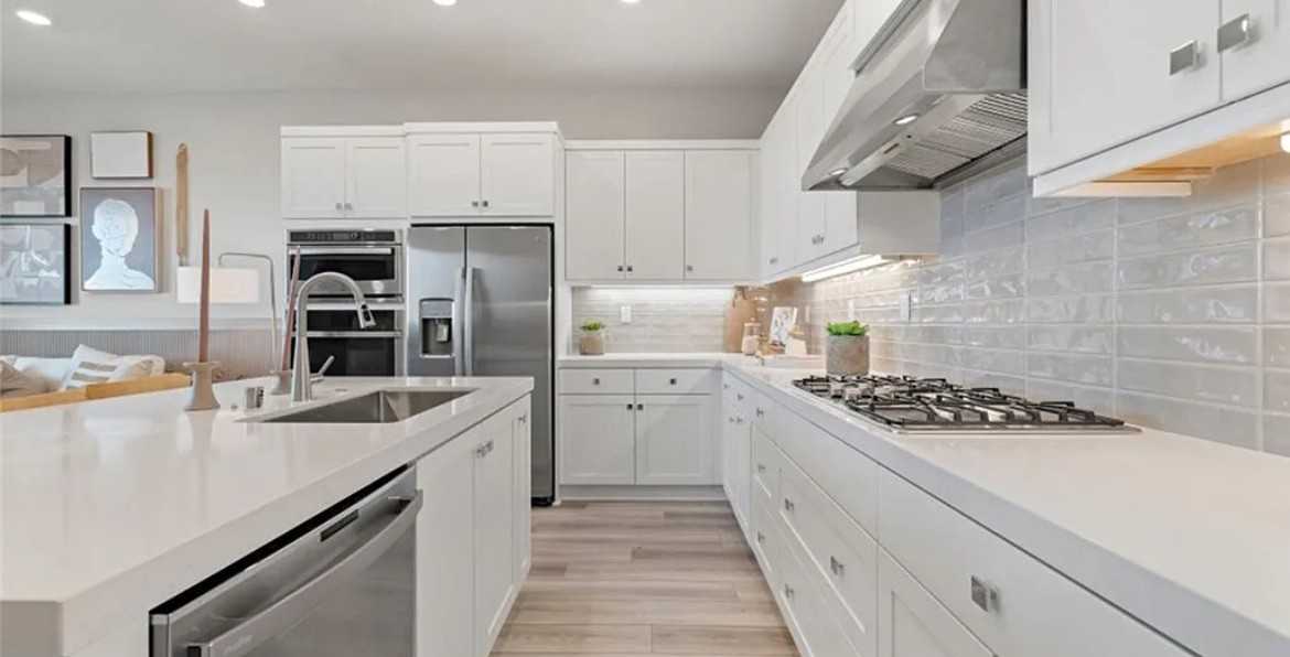 27211 Diamond Peak Ln - Photo 3 of 13