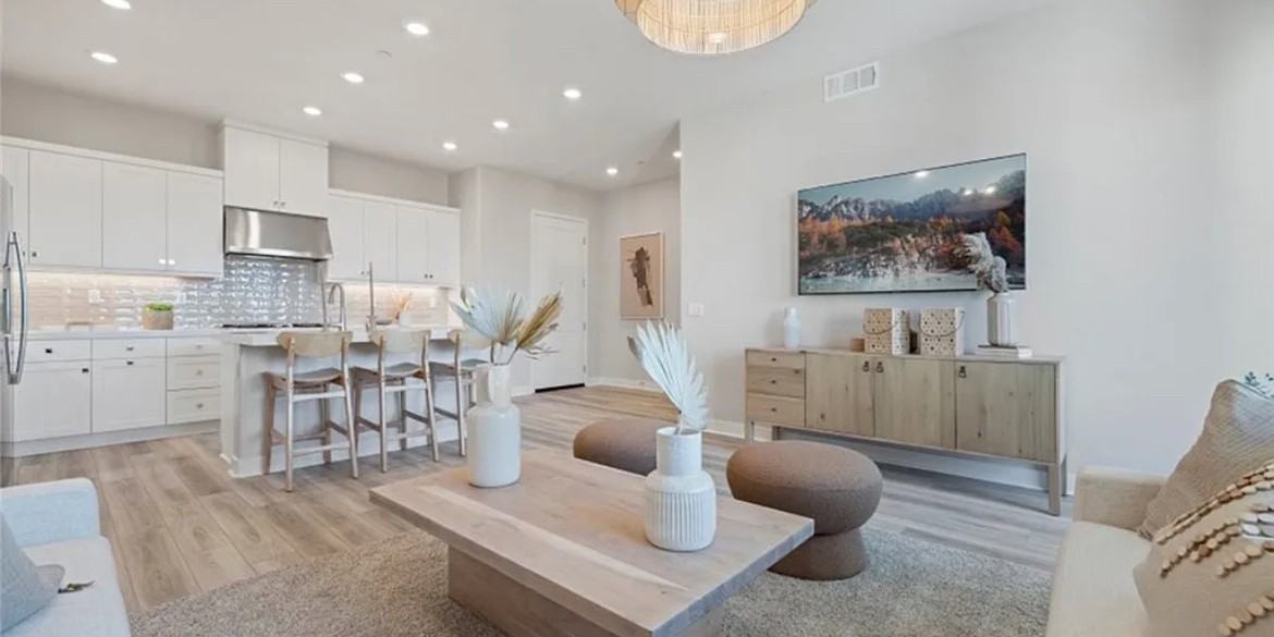 27211 Diamond Peak Ln - Photo 5 of 13