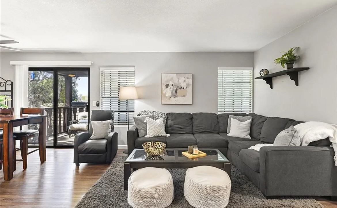 13933 Spring Water Ct - Photo 4 of 16