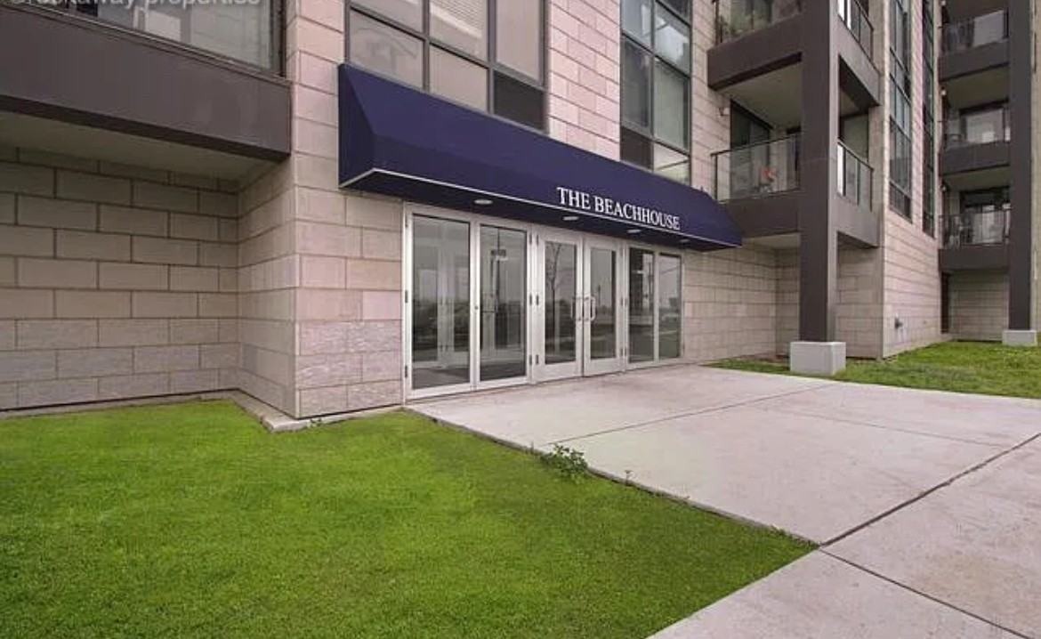 9116 Shore Front Pkwy - Photo 3 of 15