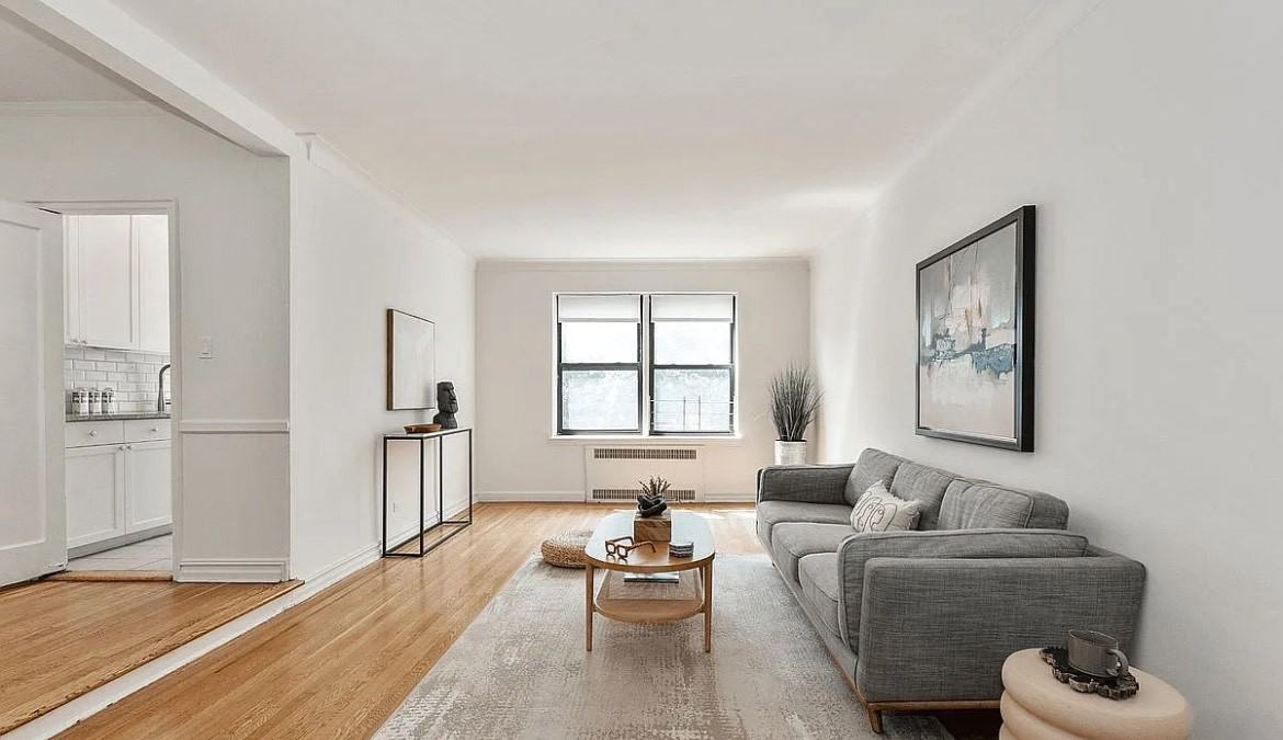 3535 75Th St - Photo 4 of 20