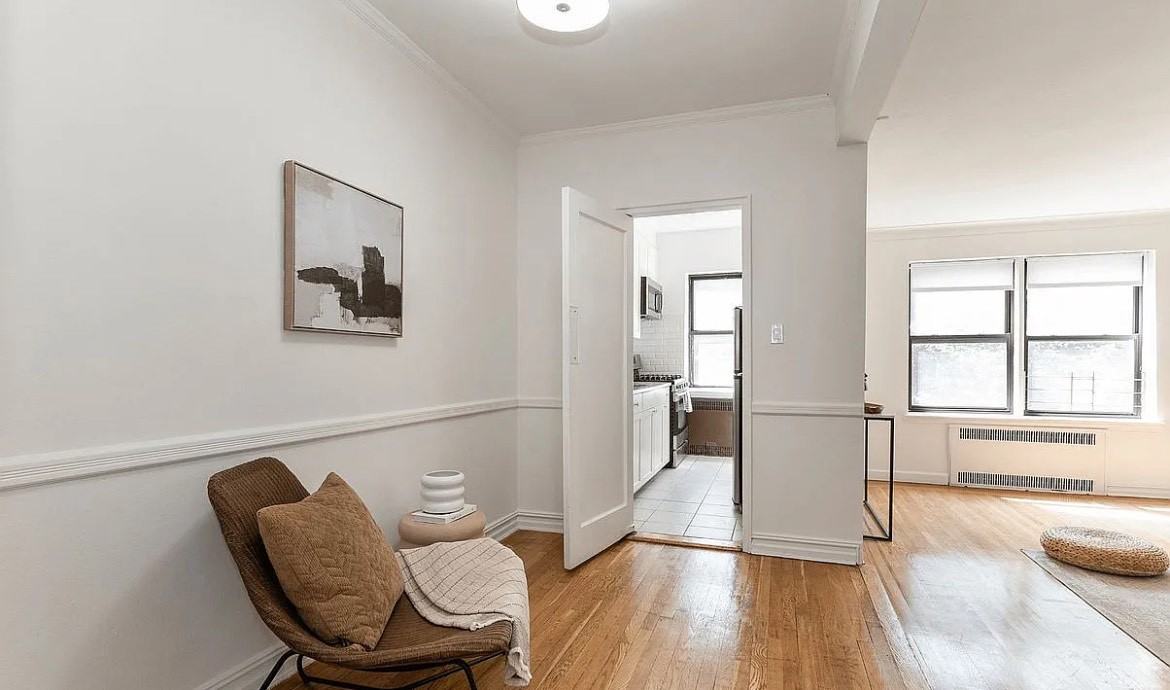 3535 75Th St - Photo 5 of 20