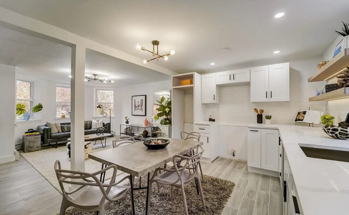 278 Barrow St - Photo 5 of 13