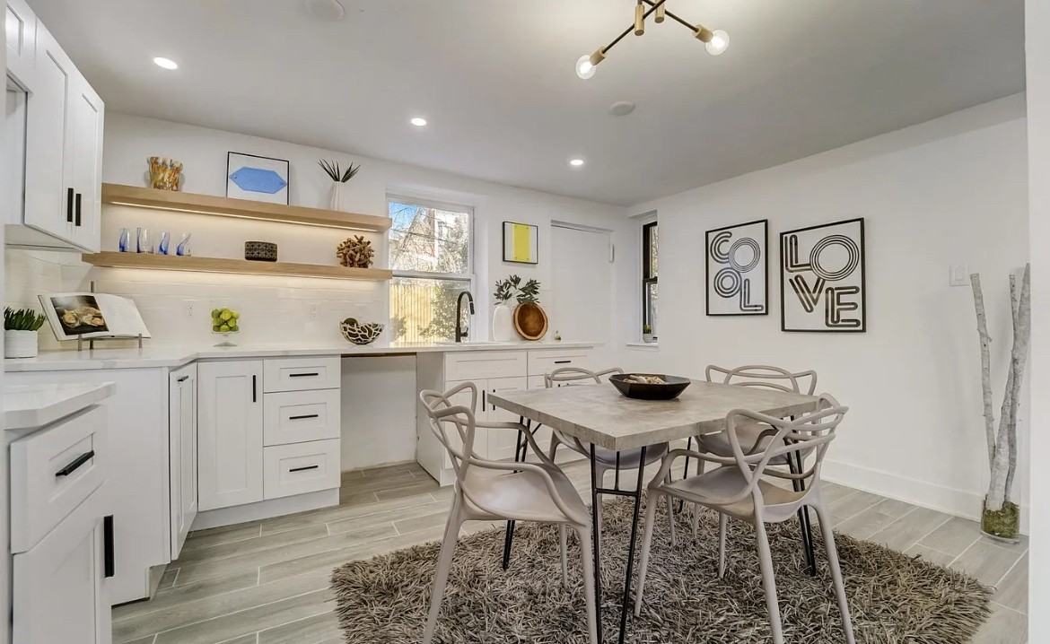 278 Barrow St - Photo 6 of 13