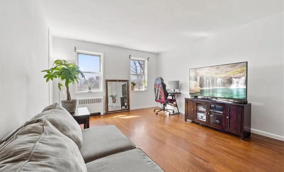 1234 Midland Ave - Photo 3 of 12