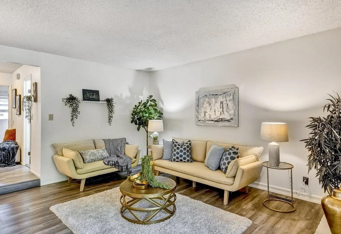 8637 Mountain Blvd - Photo 2 of 15