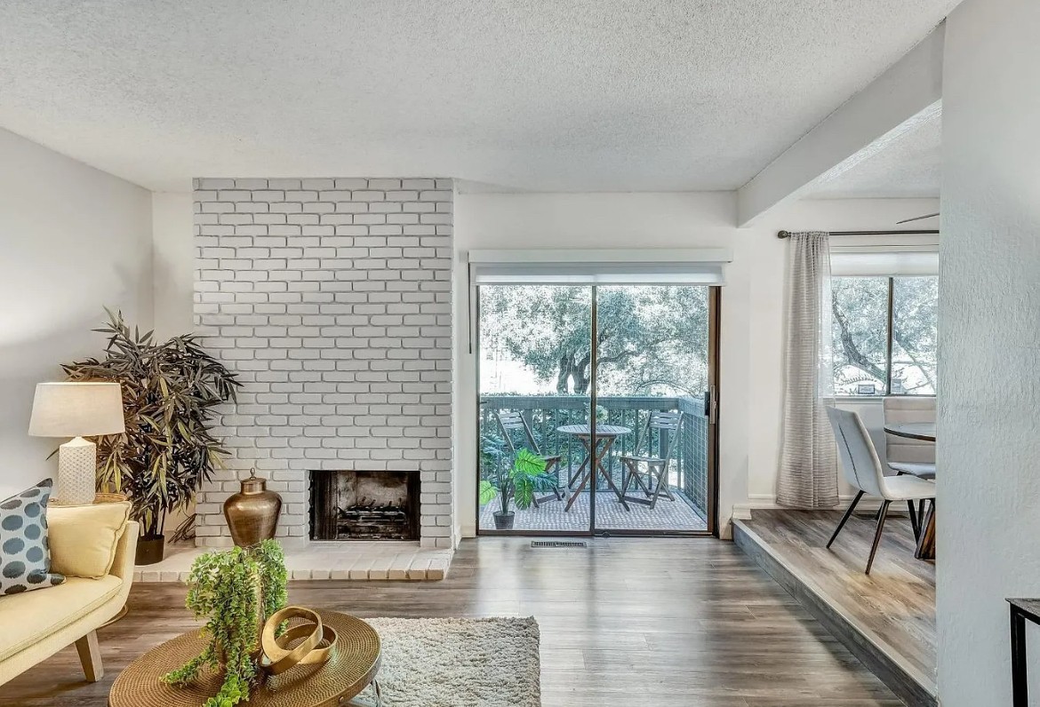 8637 Mountain Blvd - Photo 3 of 15