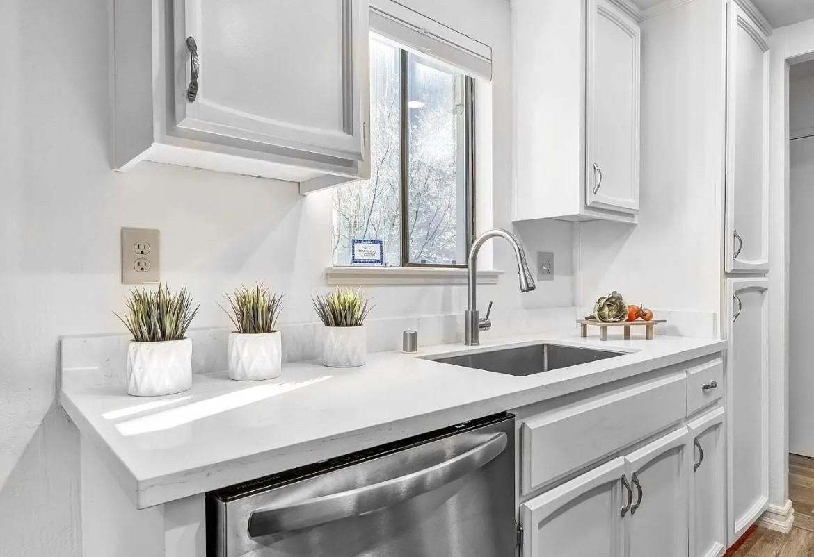 8637 Mountain Blvd - Photo 5 of 15