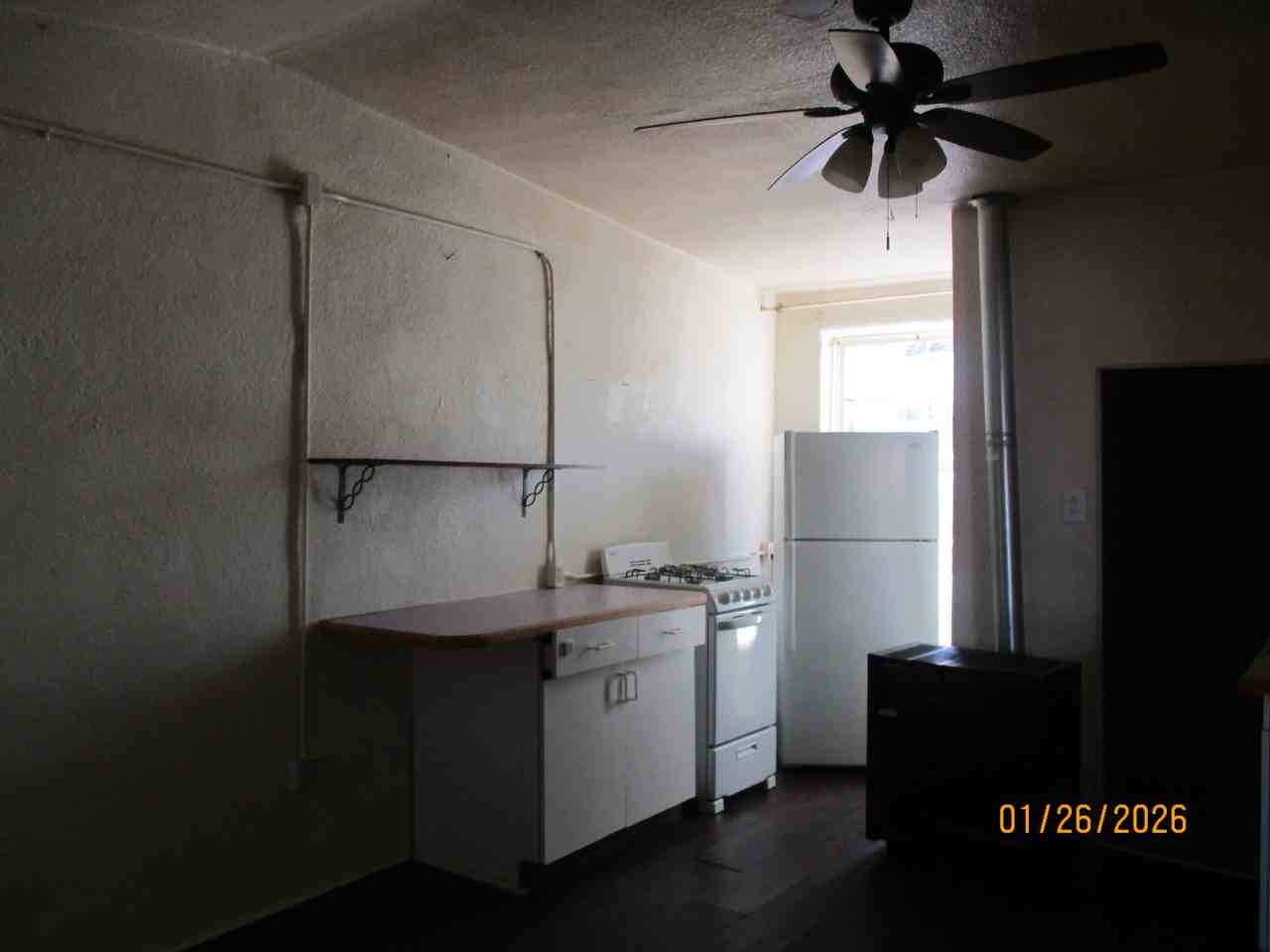 1528 Elm Ave #4 - Photo 2 of 5