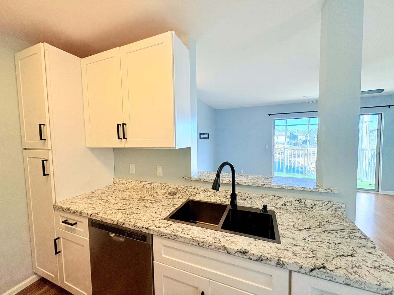 2258 Huntingdon Dr - Photo 6 of 20