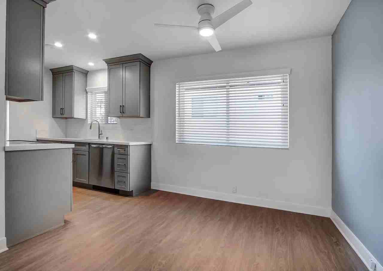 117 Strand St #8 - Photo 4 of 11