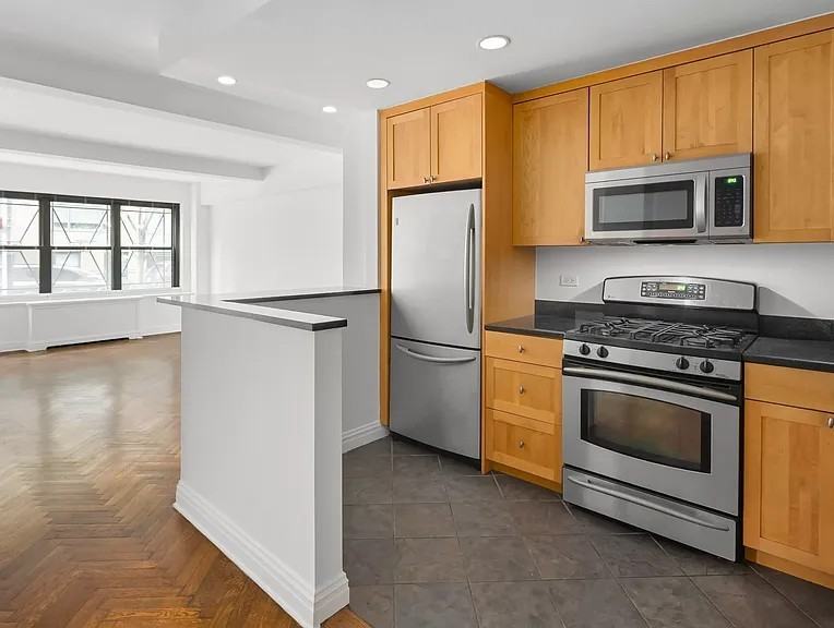 177 E 77th St #1C - Photo 3 of 11