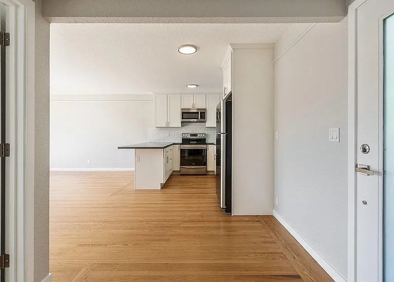 785 Taft Ave #6 - Photo 2 of 16