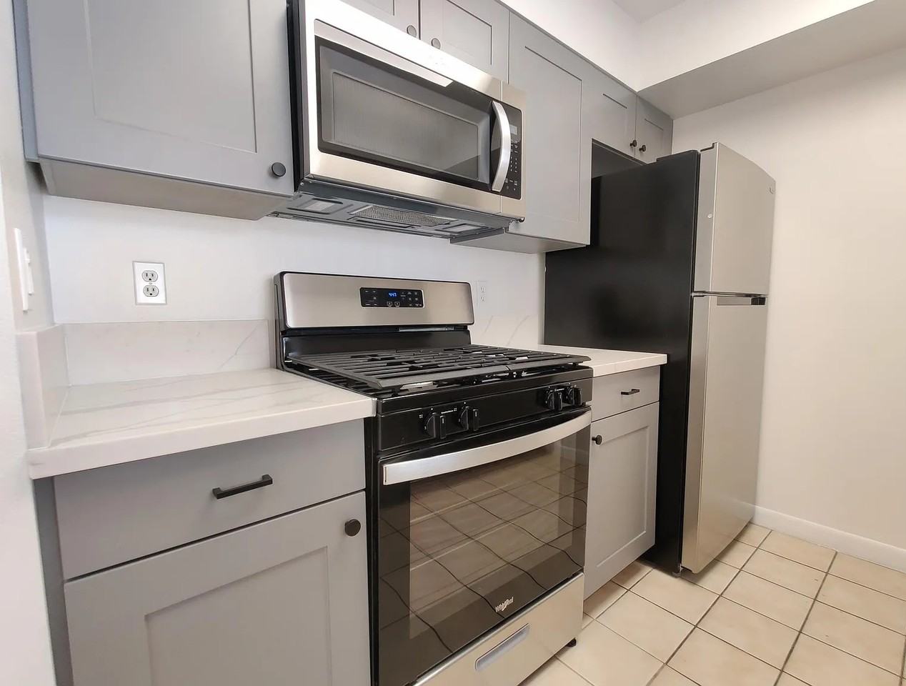 1118 Valencia St #319 - Photo 6 of 16