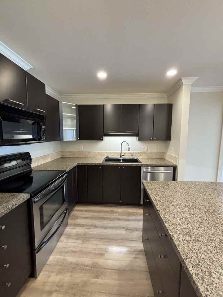 3209 198 St - Photo 2 of 15