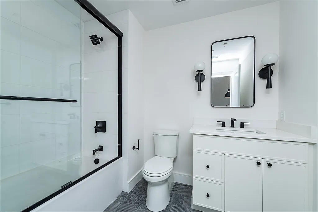 4 Eight Franklin St, - Photo 5 of 14