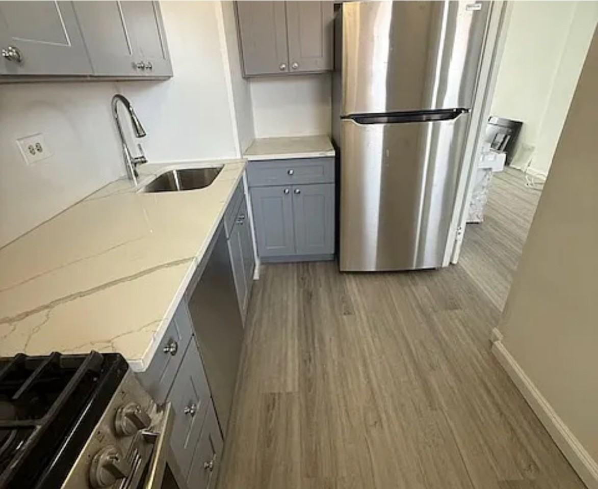 6115 97th St - Photo 3 of 6