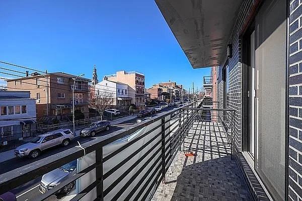 1238 63rd St - Photo 4 of 7