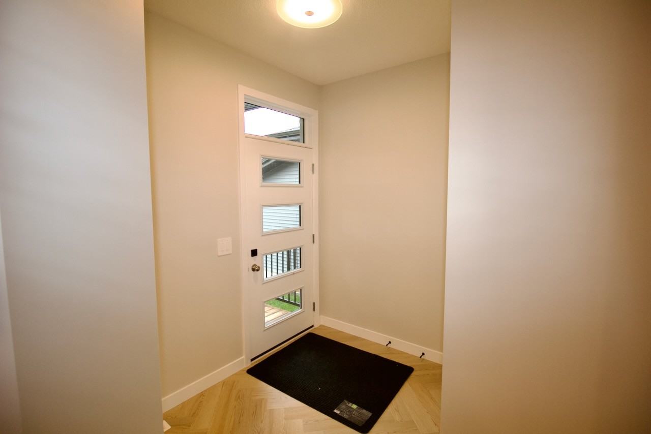 6414 27 Ave Sw Uppr - Photo 7 of 40