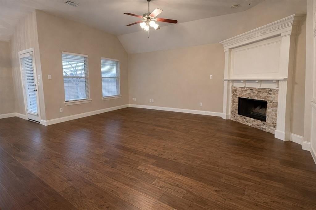 3884 Banner Dr - Photo 7 of 36