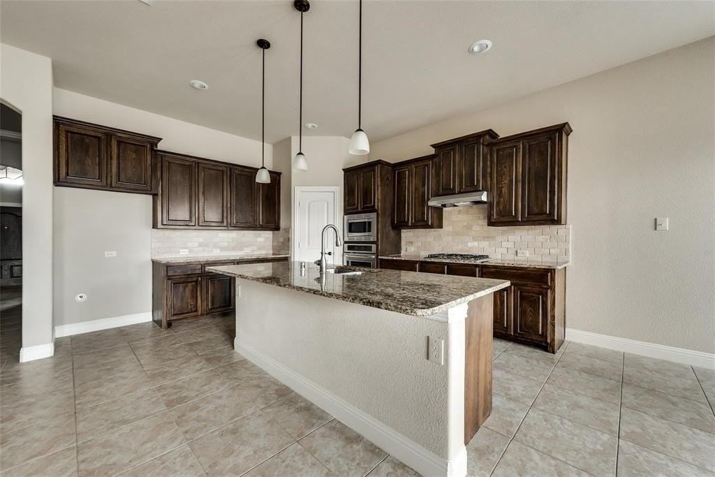 533 Alice Ln - Photo 4 of 14