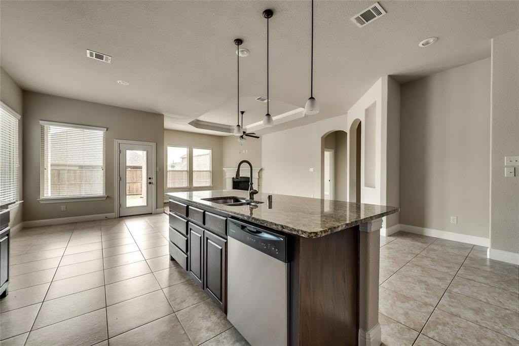 533 Alice Ln - Photo 5 of 14