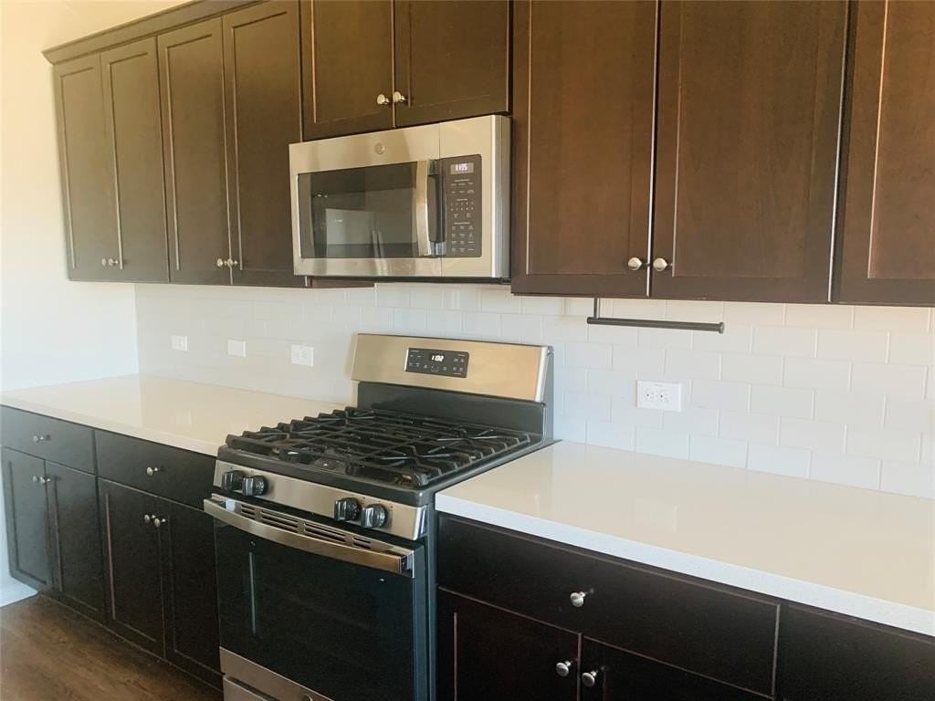 300 Saguaro Dr - Photo 6 of 16