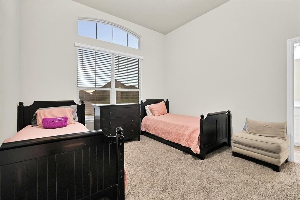 431 Kinnerton Ct - Photo 4 of 18