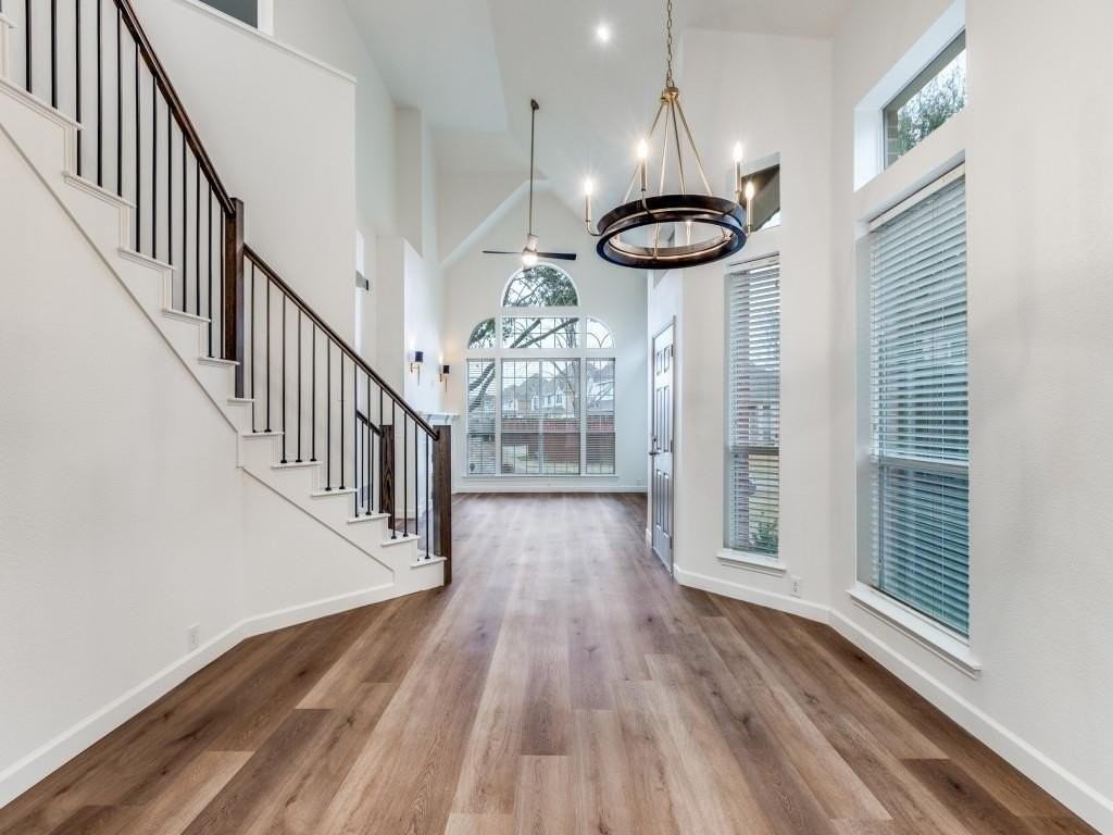 7139 Drummond Dr - Photo 4 of 15