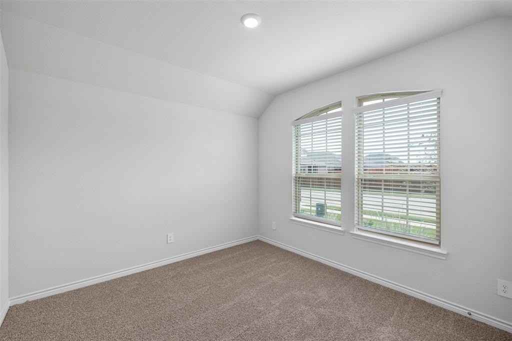 10305 Rambling Brooks Ln - Photo 5 of 28