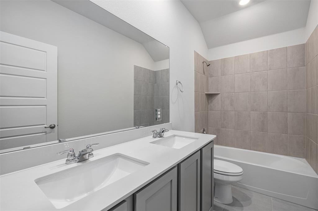 10305 Rambling Brooks Ln - Photo 6 of 28