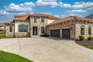 featured image of 805 Thomas Dr