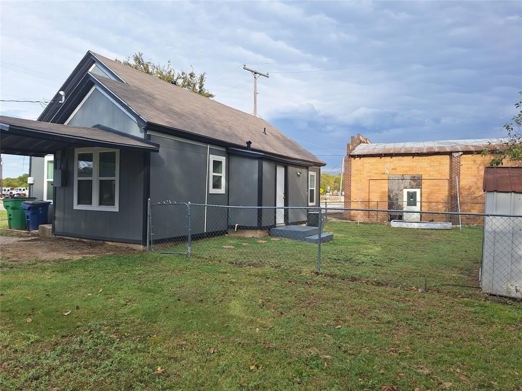 506 E Main St - Photo 2 of 13