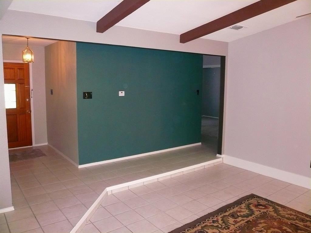 3920 Woodruff Ct - Photo 3 of 40