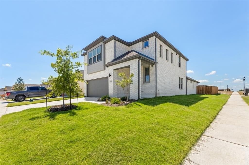 1102 Butterfly Dale Dr - Photo 4 of 36